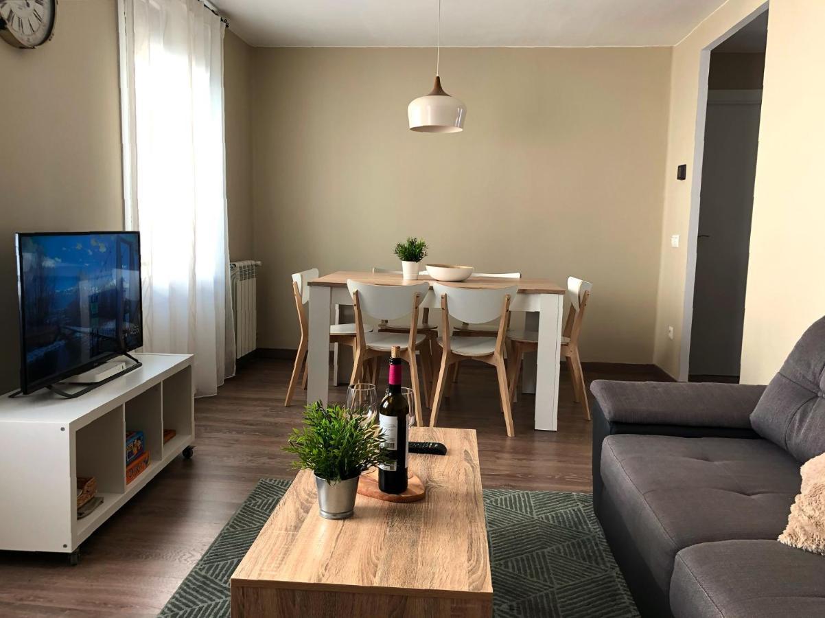 Apartamento Acogedor Y Familiar - Wifi+Chromecast Puigcerdà Dış mekan fotoğraf